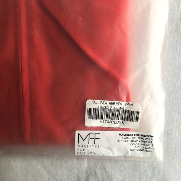 Machines For Freedom: All Weather Vest in Hibiscus - Picture 5 of 10